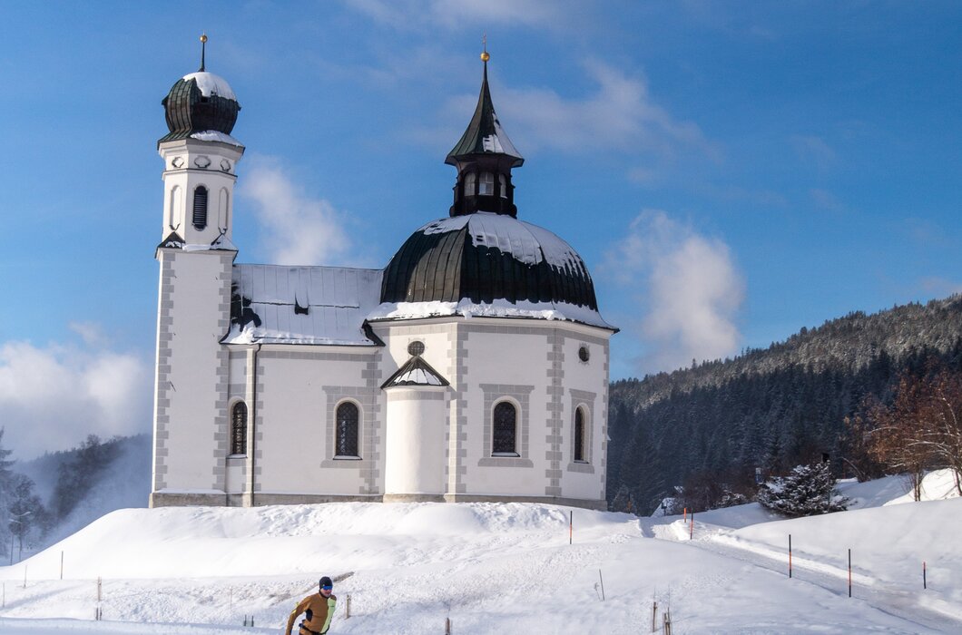 Langläufer vorm Seekirchl | © Region Seefeld