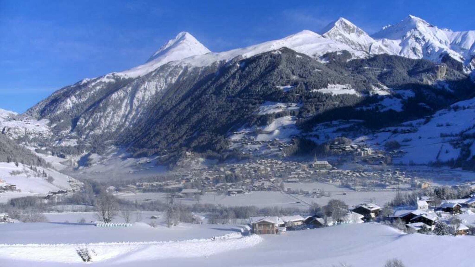 Vista sull'incantevole paesaggio invernale dalla casa vacanze