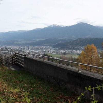 Vista di Innsbruck e delle montagne circostanti dall'Apartment.